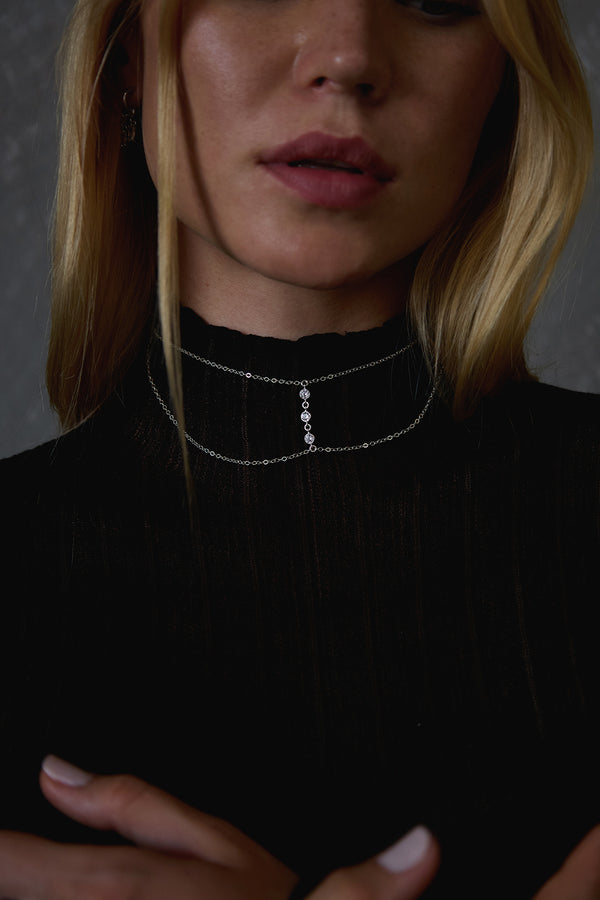 NAiiA Julia Choker In Silver on model