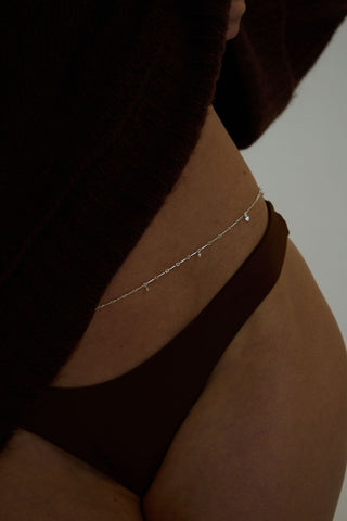 NAiiA Vivien Shaker Belly Chain in Silver on Model Image