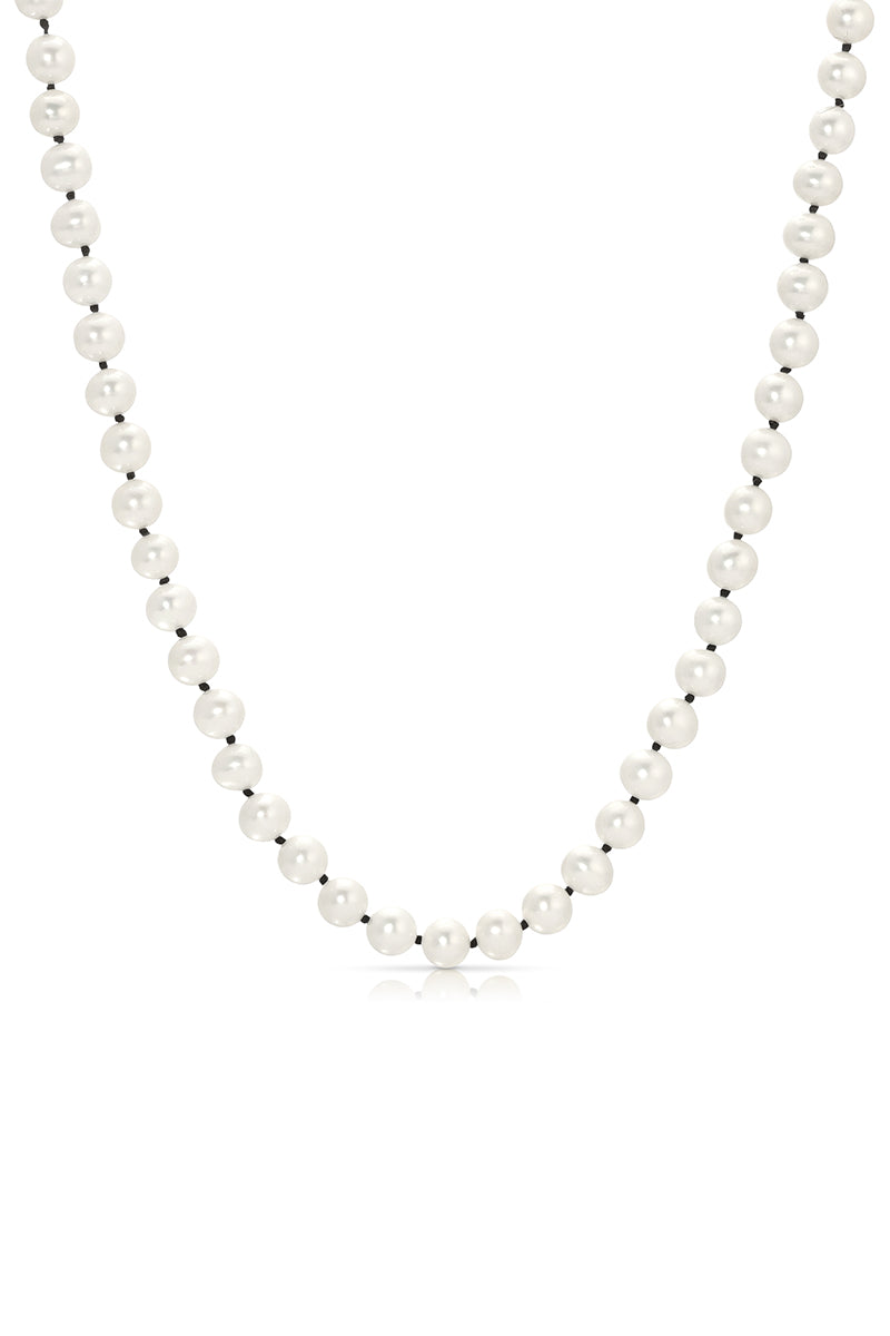 ian pearl necklace product photo