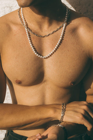 naiia men's jewelry - gio bracelet - Sterling silver chain link bracelet on model