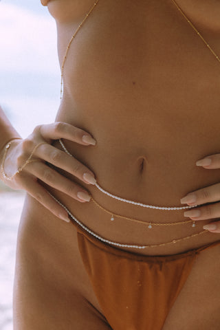 NAiiA Emily Belly Chain | 14K Yellow Gold Pearl and Chain Belly Chain